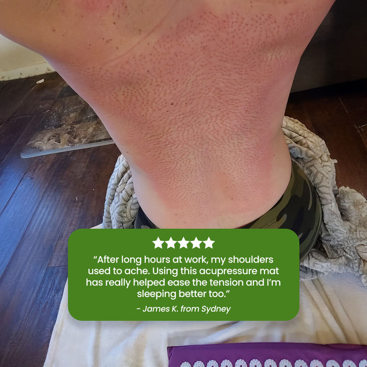 Person using an acupressure mat on their shoulders with a five-star rating feedback overlay.